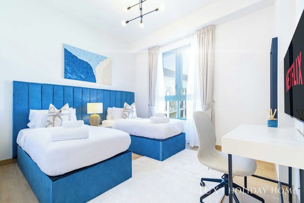 LUX  The La Rive Sea View Suite