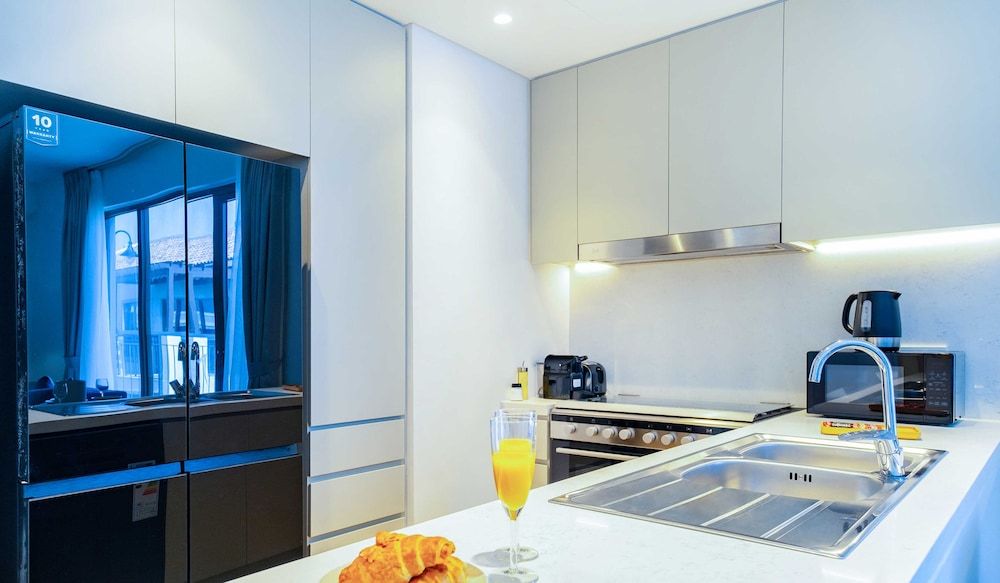 LUX  The La Rive Sea View Suite