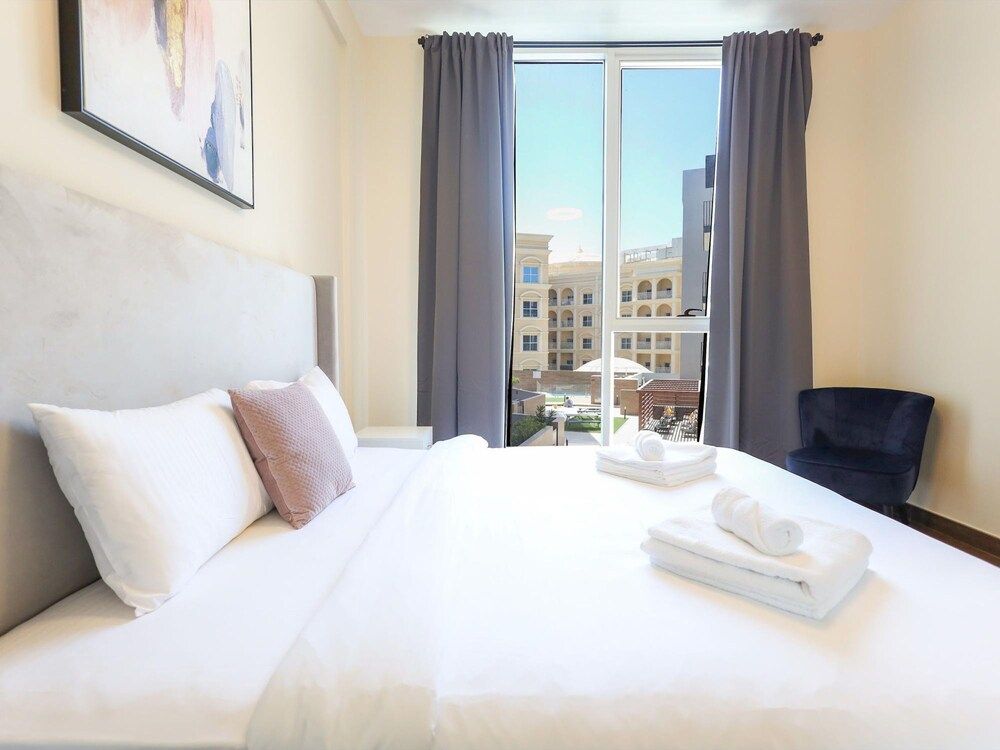 Elite LUX Holiday Homes - Captivating 1BR Apt Games Pool Gym in Arjan Dubai
