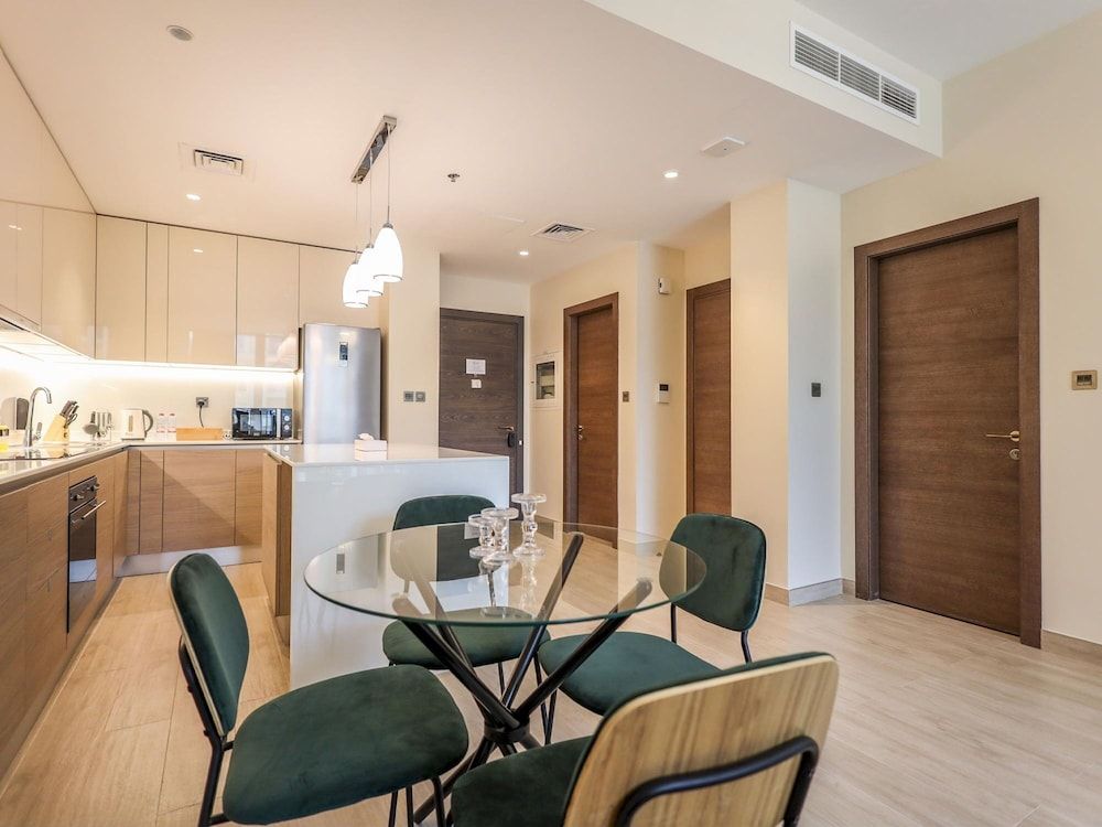 Elite LUX Holiday Homes - Captivating 1BR Apt Games Pool Gym in Arjan Dubai