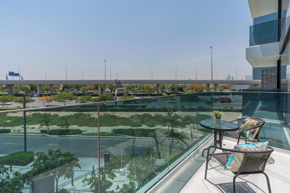 Whitesage - Super Spacious Apt with Dubai Garden Glow Views