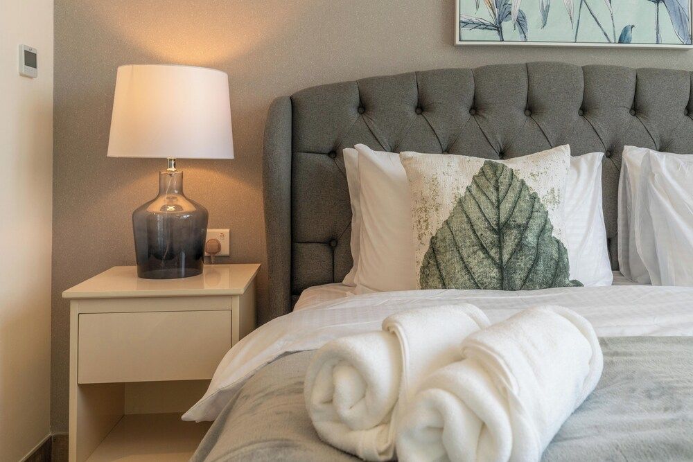 Whitesage - Super Spacious Apt with Dubai Garden Glow Views