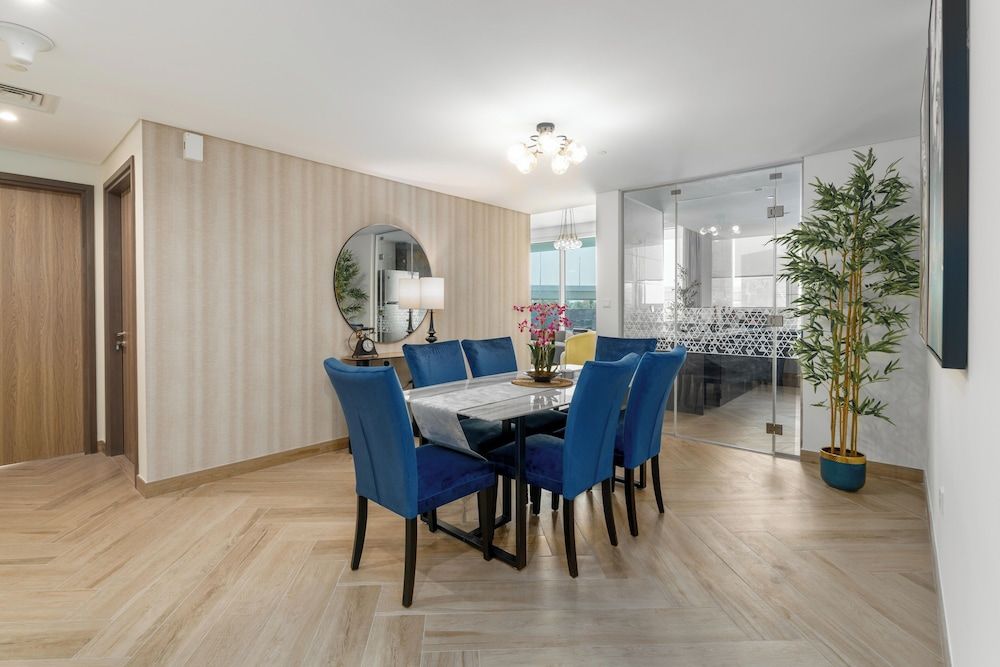 Whitesage - Super Spacious Apt with Dubai Garden Glow Views
