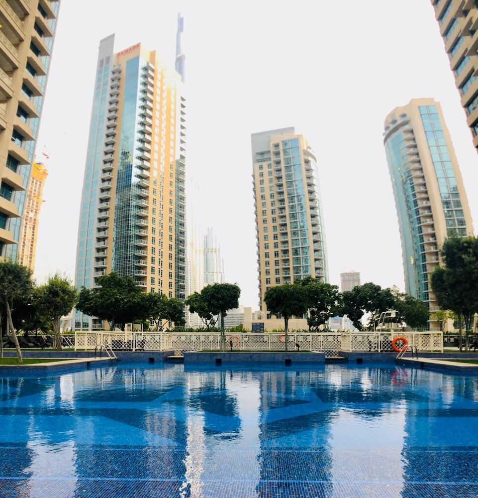 Luxury 2BR Downtown Apt With Burj Khalifa View Apartment 72