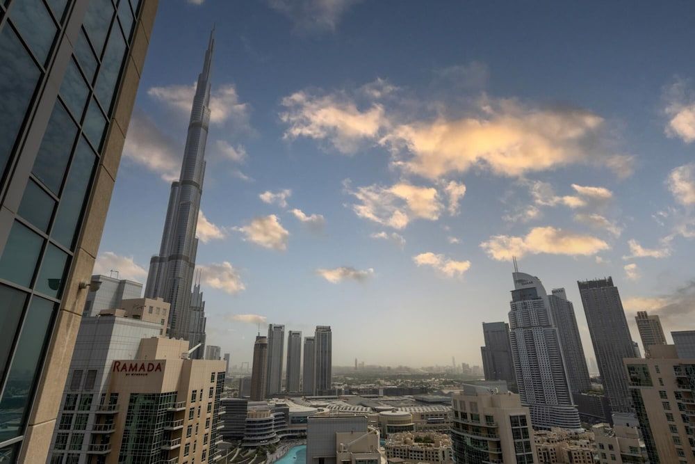 Luxury 2BR Downtown Apt With Burj Khalifa View Apartment 2