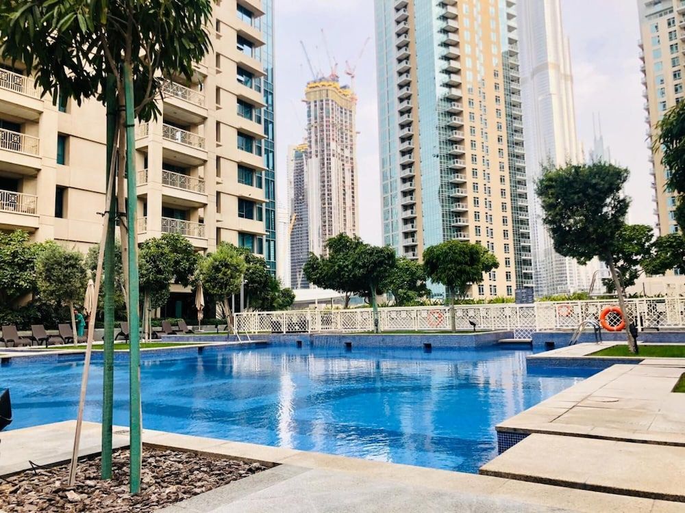Luxury 2BR Downtown Apt With Burj Khalifa View Apartment 24