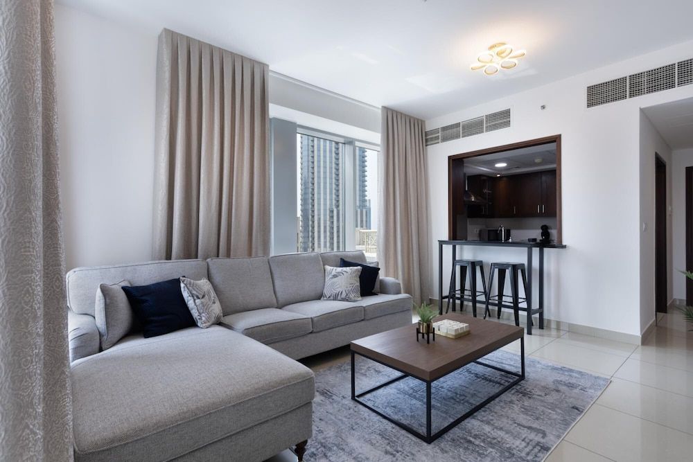 Luxury 2BR Downtown Apt With Burj Khalifa View Apartment 7
