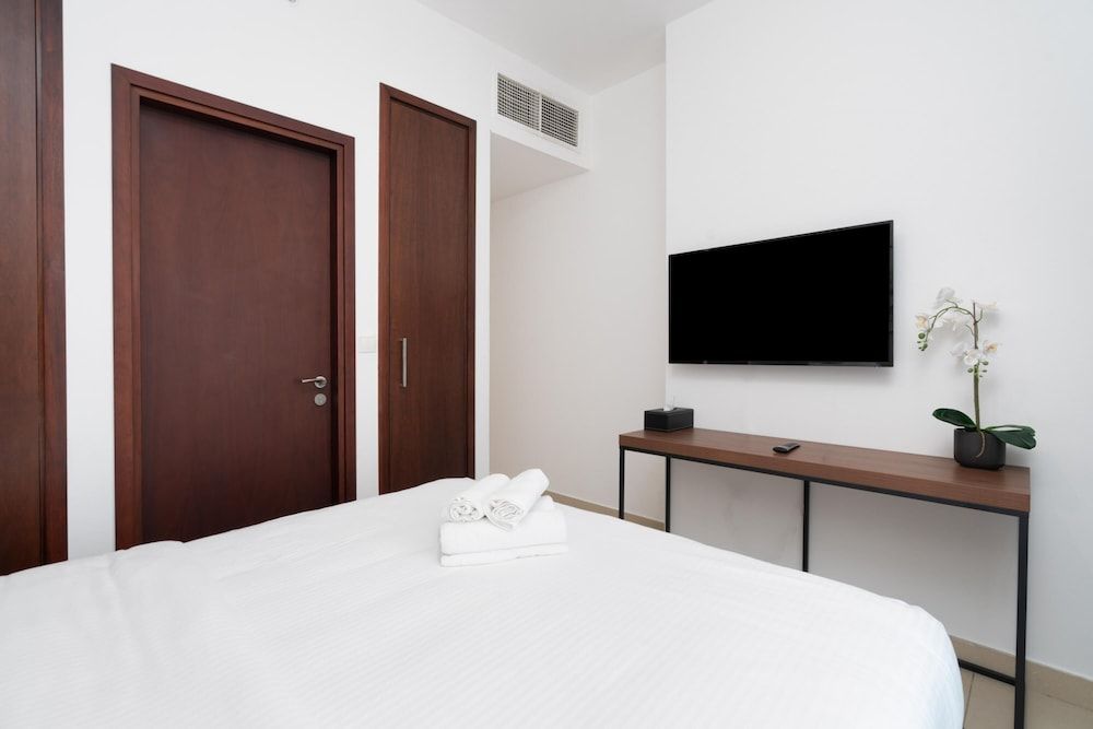 Luxury 2BR Downtown Apt With Burj Khalifa View Apartment 40