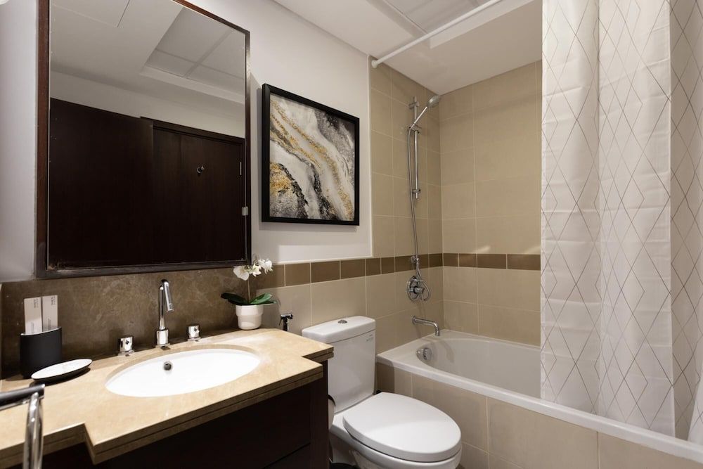 Luxury 2BR Downtown Apt With Burj Khalifa View Apartment 16