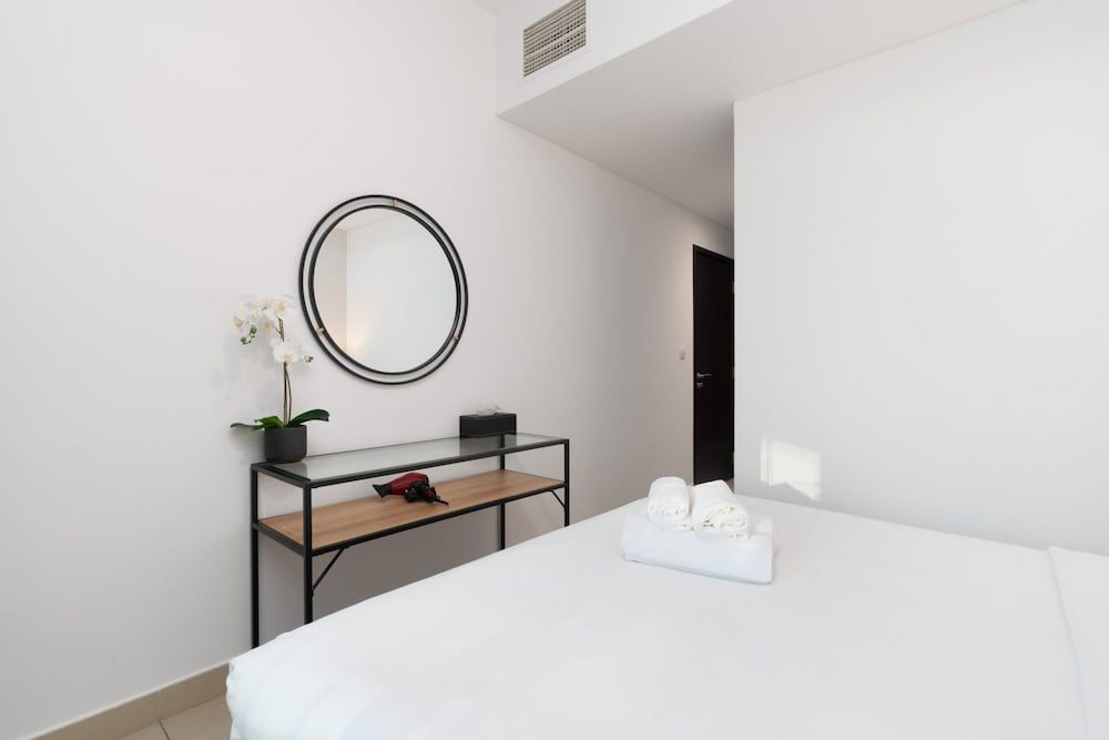 Luxury 2BR Downtown Apt With Burj Khalifa View Apartment 48