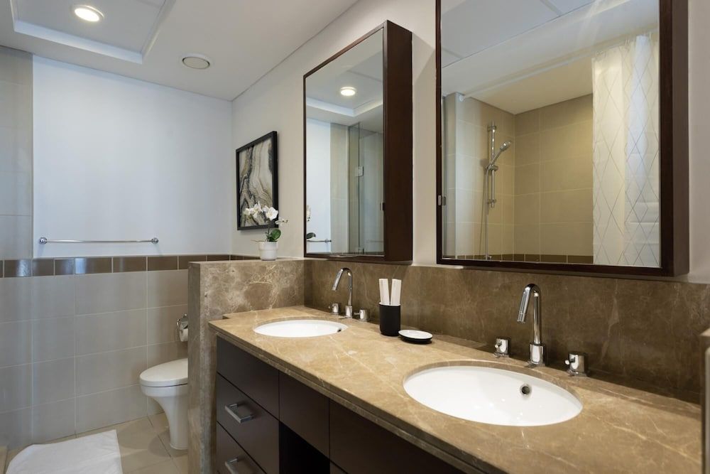 Luxury 2BR Downtown Apt With Burj Khalifa View Apartment 17