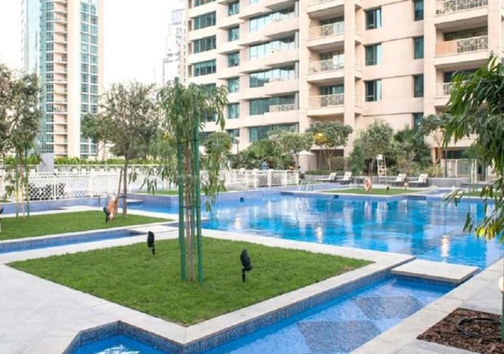 Luxury 2BR Downtown Apt With Burj Khalifa View Apartment 28