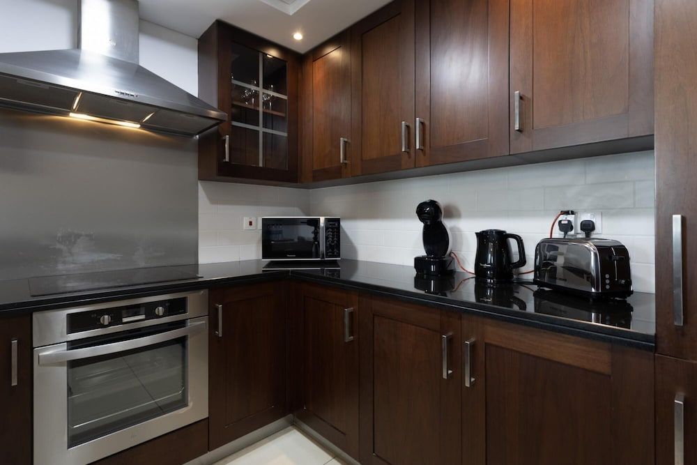 Luxury 2BR Downtown Apt With Burj Khalifa View Apartment 12