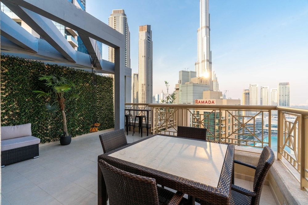 Luxury 2BR Downtown Apt With Burj Khalifa View Apartment 53