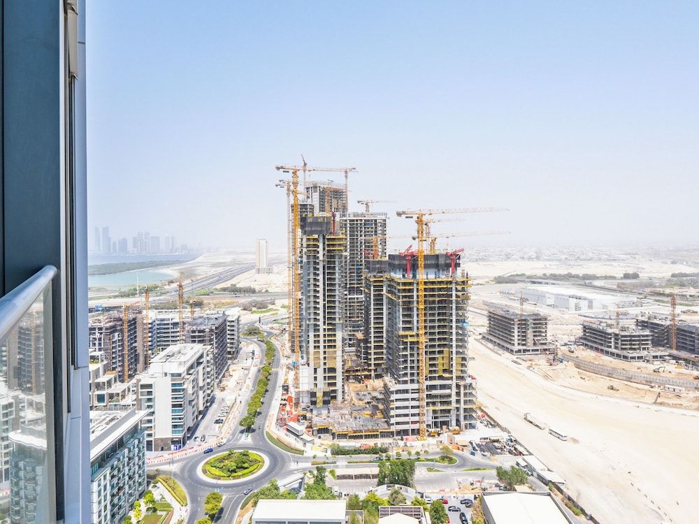 Beautiful Cityscape Views From This Urban Retreat