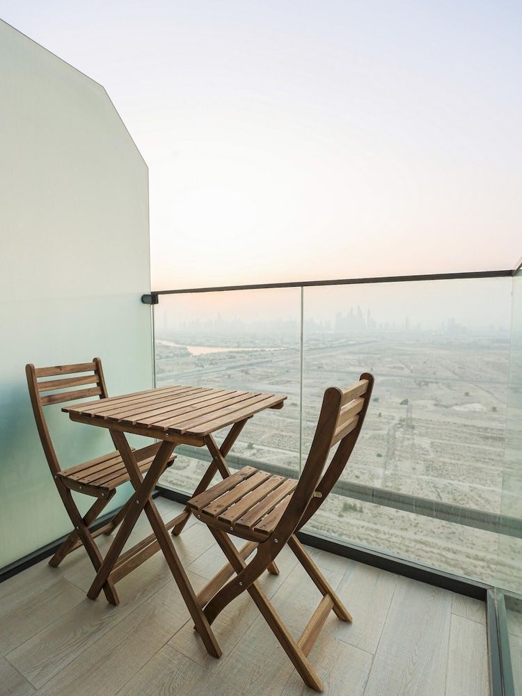 Elite LUX Holiday Homes - Bloom Studio Luxury Meets Leisure in JVC Dubai