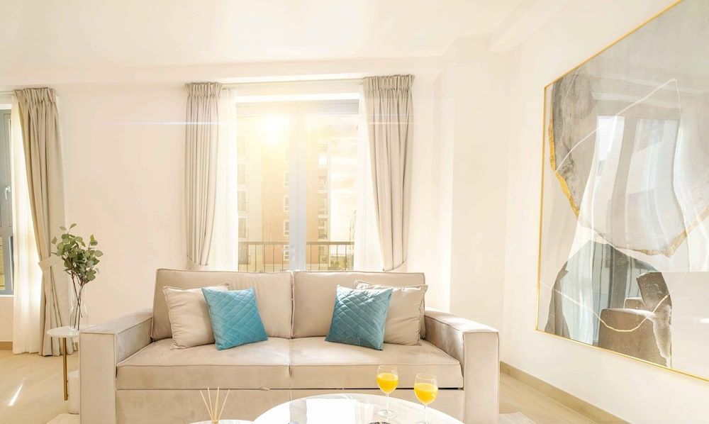 LUX  The La Mer by The Sea Suite 4