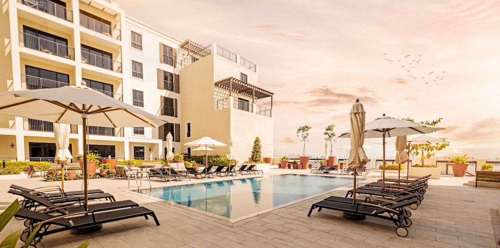 LUX  The La Mer by The Sea Suite 4