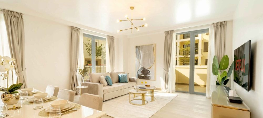 LUX  The La Mer by The Sea Suite 4