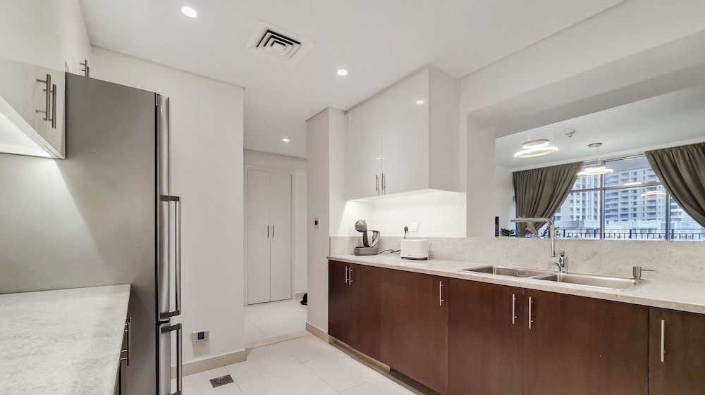 Designer 3 BR w/ walking distance to Dubai Mall