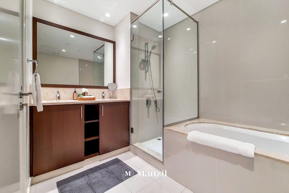 Designer 3 BR w/ walking distance to Dubai Mall