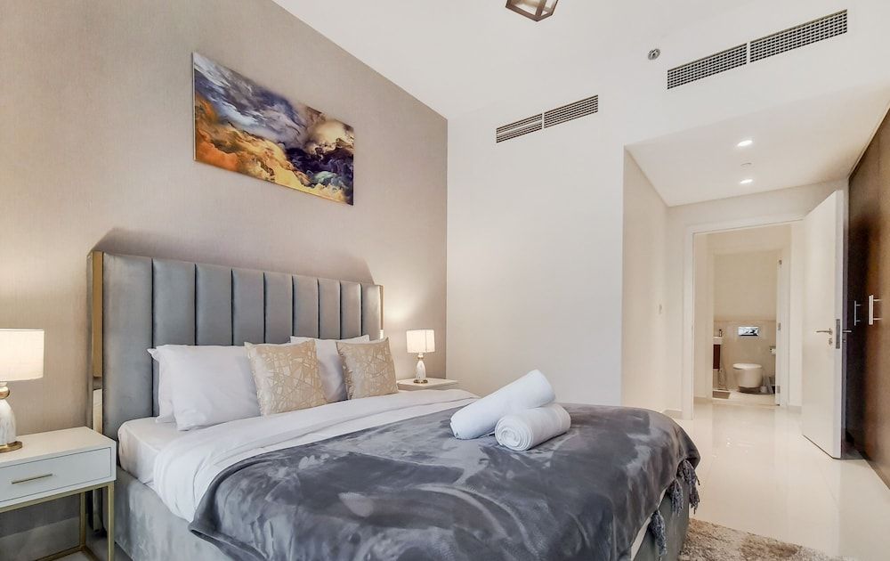 Designer 3 BR w/ walking distance to Dubai Mall