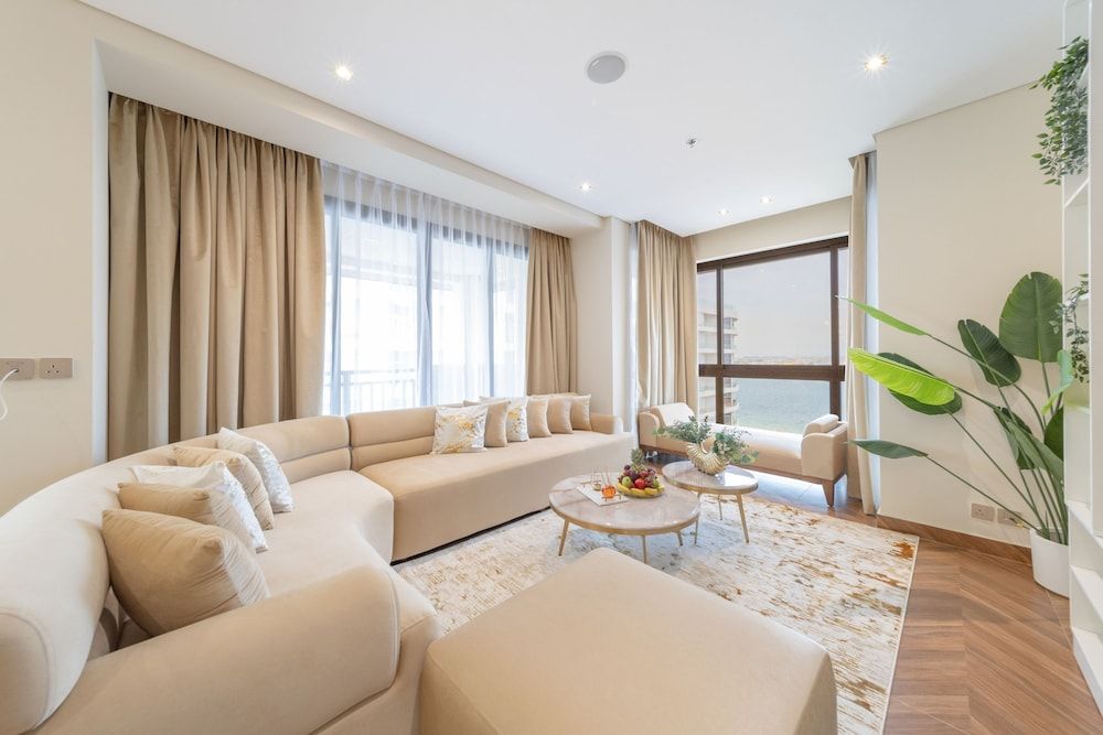 DXB - Anantara - 702 - PJ