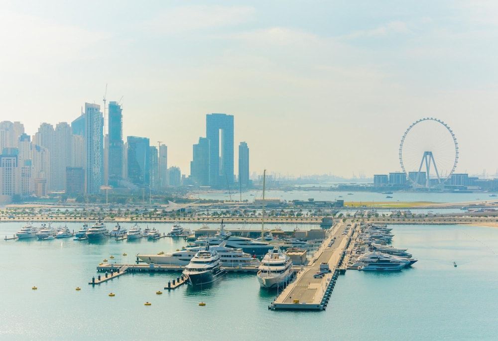 DXB - Five - 41006 - PJ
