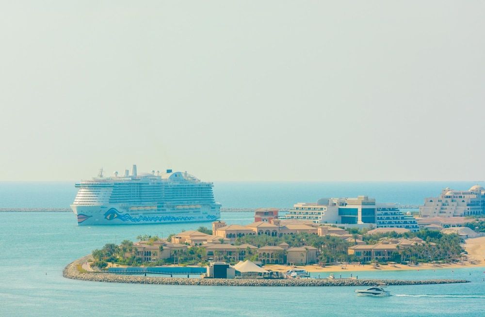 DXB - Five - 41006 - PJ