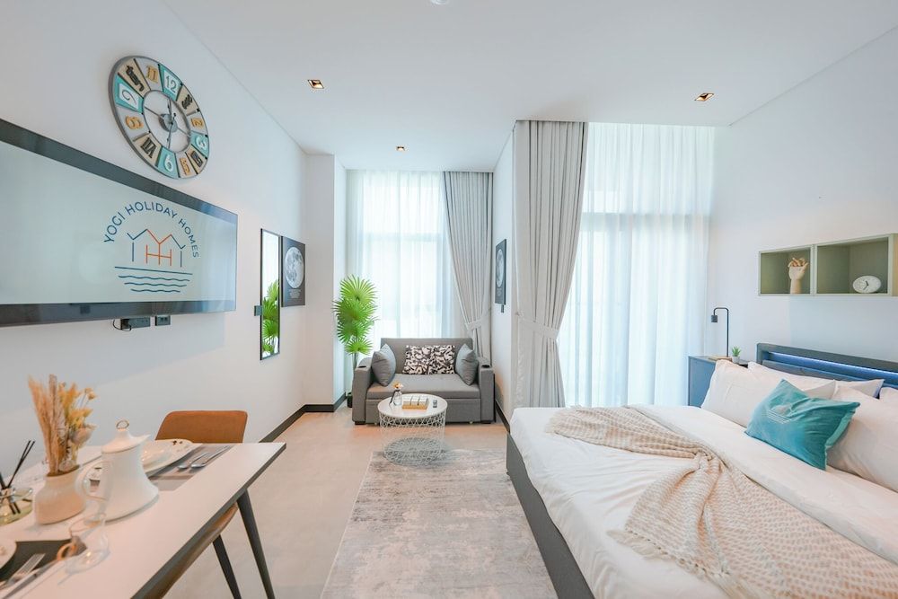 Yogi - Stylish Loft With Balcony Overlooking City Views