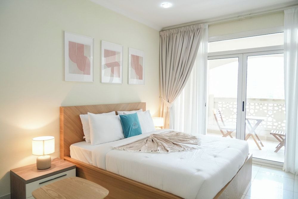Yogi - Cozy Retreat In This Stylish Studio With Balcony