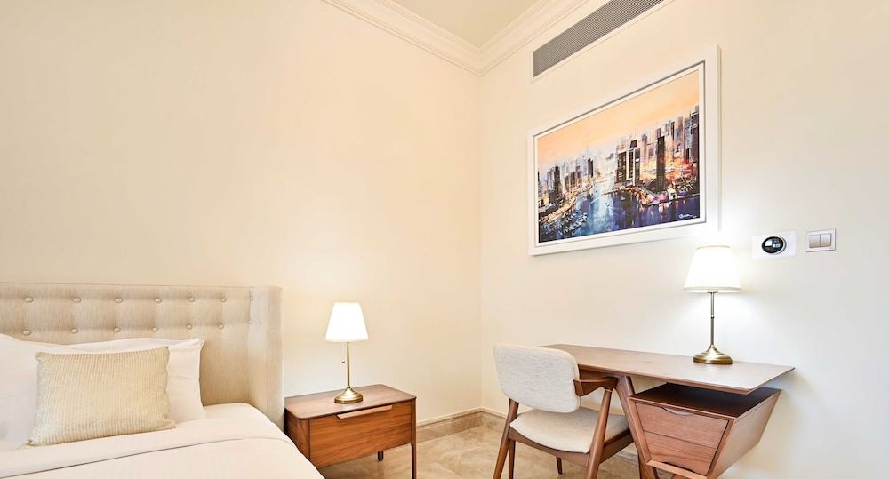 LUX  The Elegant Fairmont Palm Suite