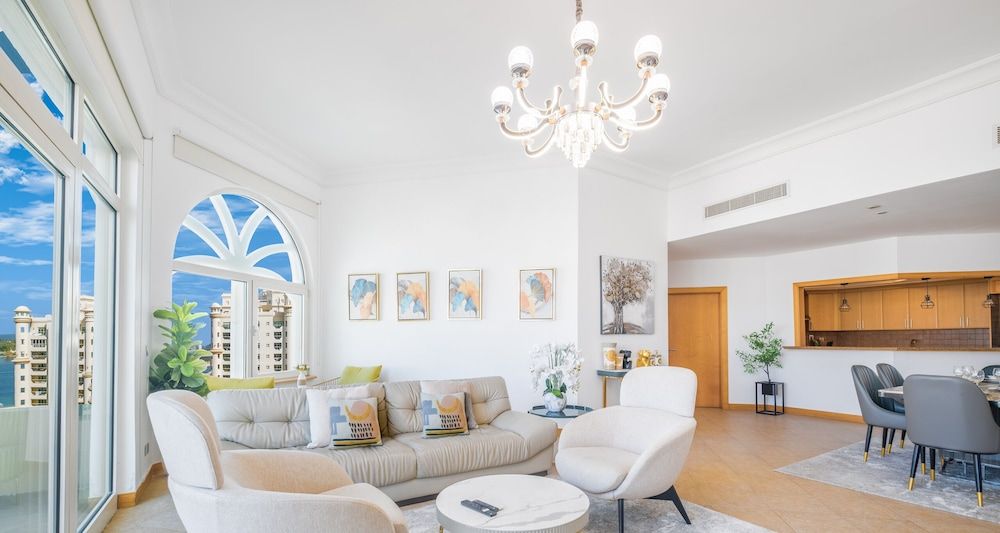 LUX The Shoreline Penthouse Suite