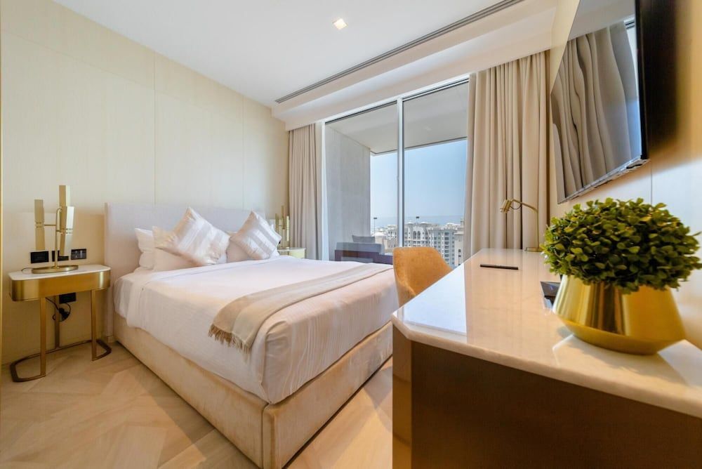 DXB - Five - 31006 - PJ