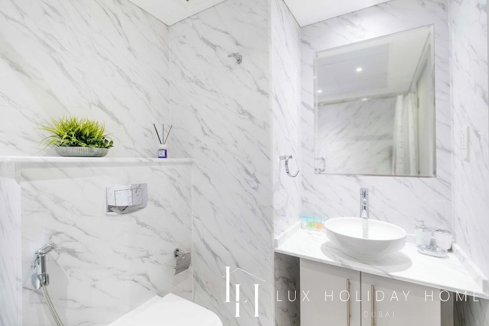 LUX The Marina Ocean View Suite 4