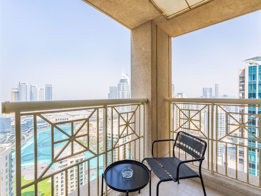 Splendid Condo With View On The Fountain