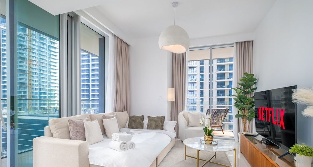 LUX  The Beach Isle View Suite