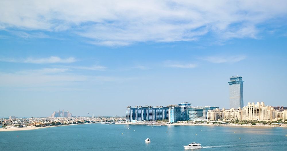 LUX  The Beach Isle View Suite