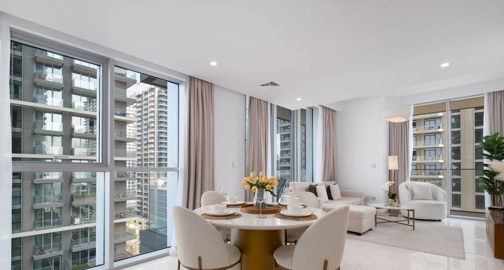 LUX  The Beach Isle View Suite