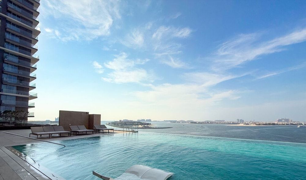 LUX  The Beach Isle View Suite