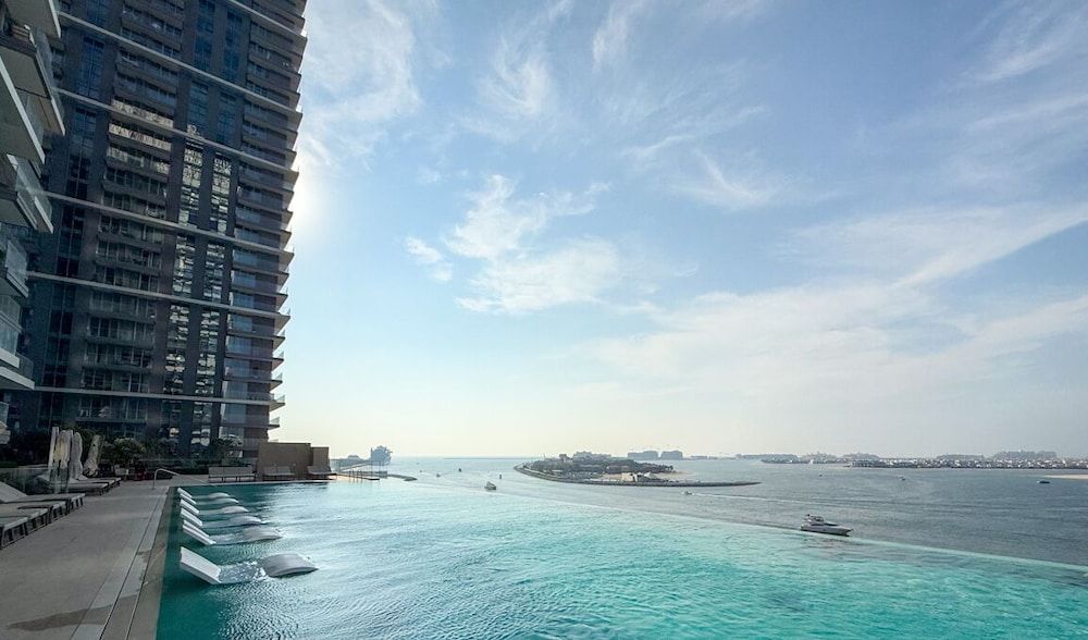 LUX  The Beach Isle View Suite