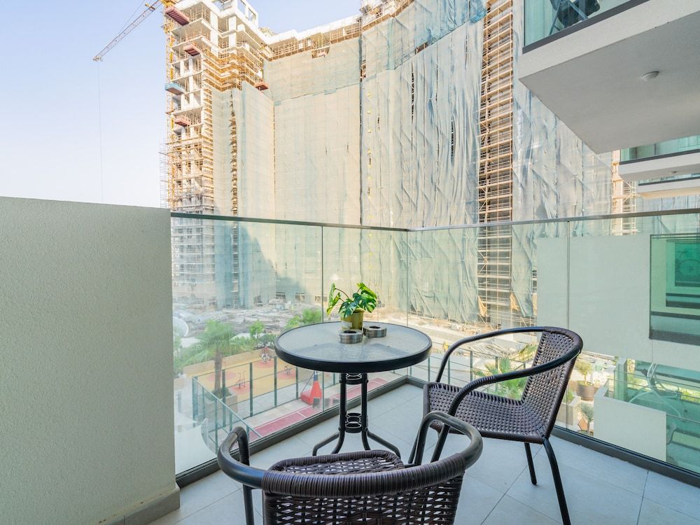 Lovely Studio with Cozy Balcony and Outdoor Pool