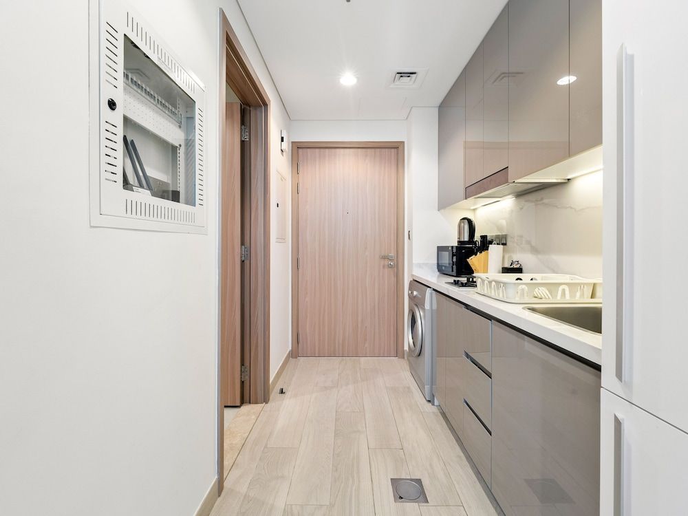Lovely Studio with Cozy Balcony and Outdoor Pool