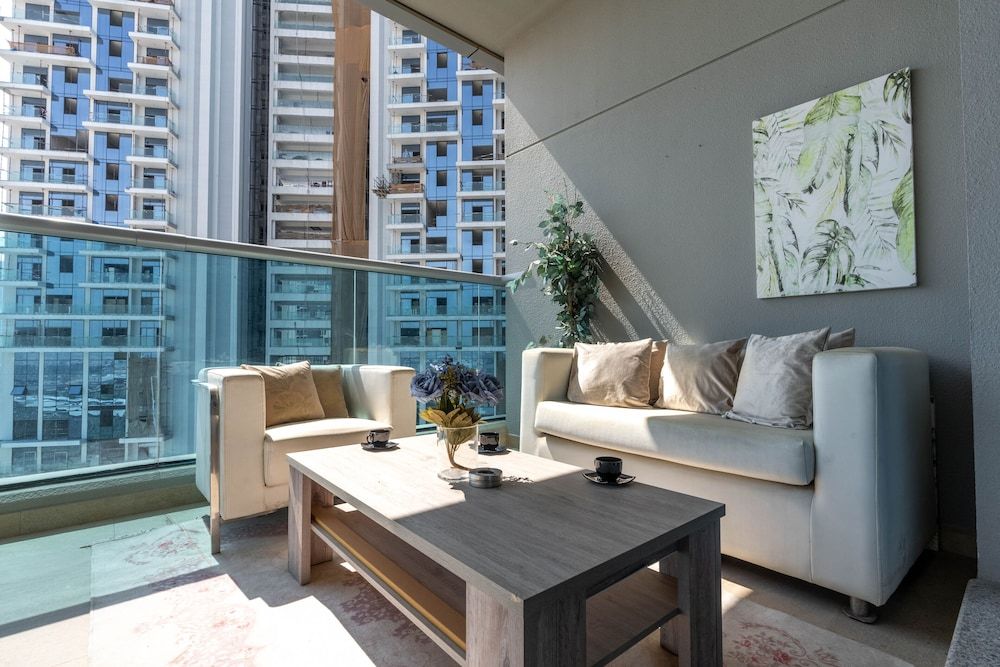 Whitesage - Super Chic Condo With Terrace And Cityscape Views