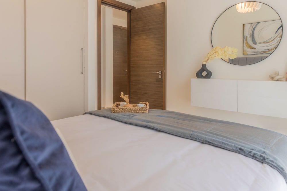 HiGuests - Sobha Creek Vista tower A