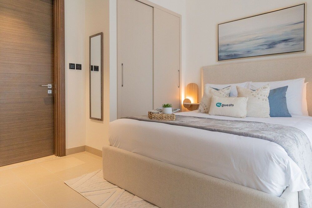 HiGuests - Sobha Creek Vista tower A