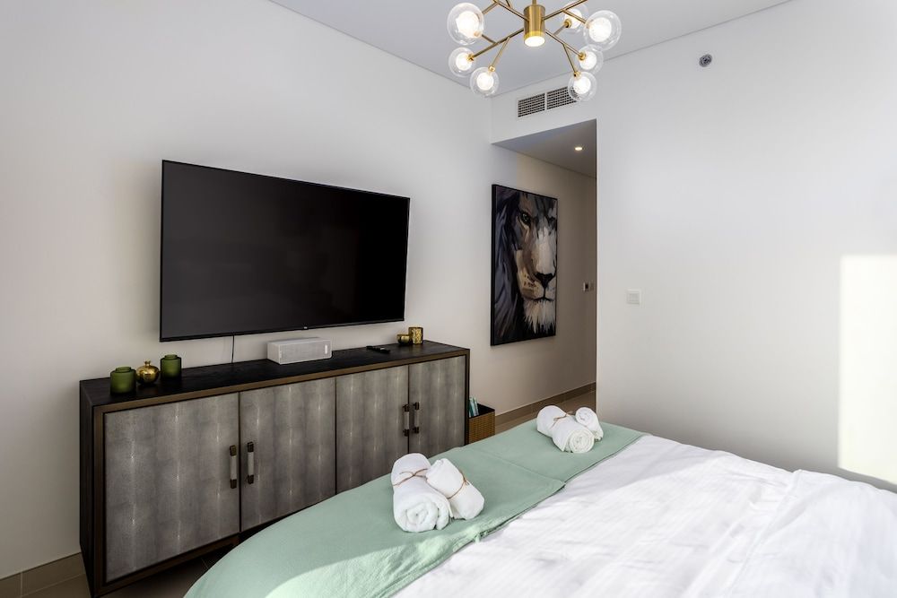 Waves - Sea View Luxury 3 Bedroom Apartment With Balcony