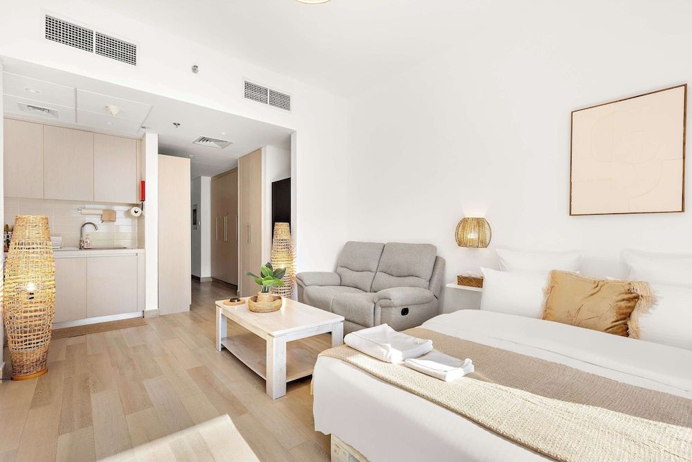 Silkhaus Waters Edge Tower - Yas Island Comfort Studio 6