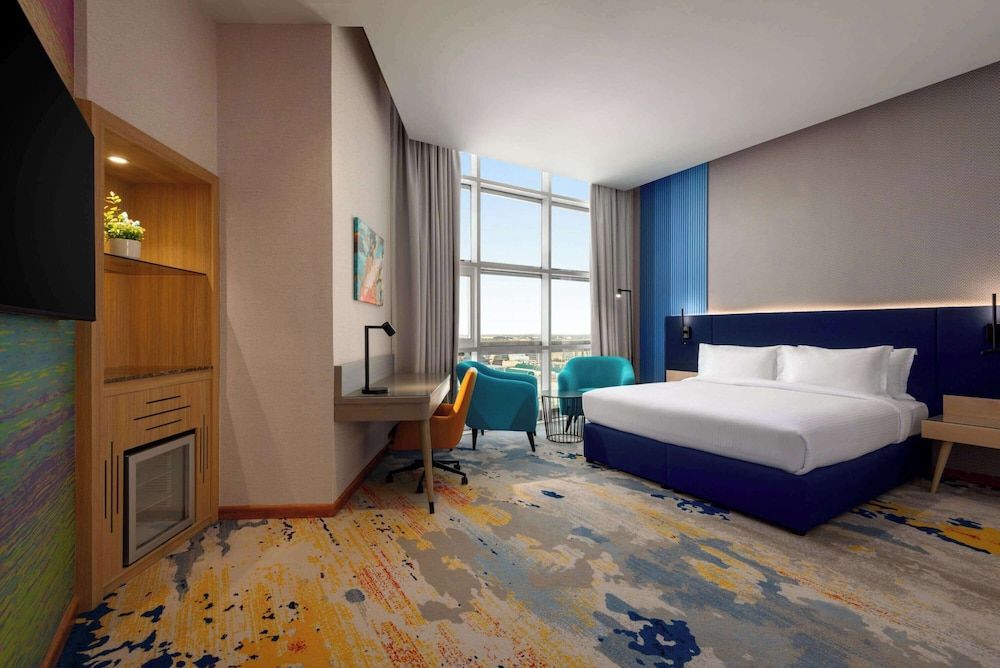 Executive Room, 1 King Bed, Smoking, City View