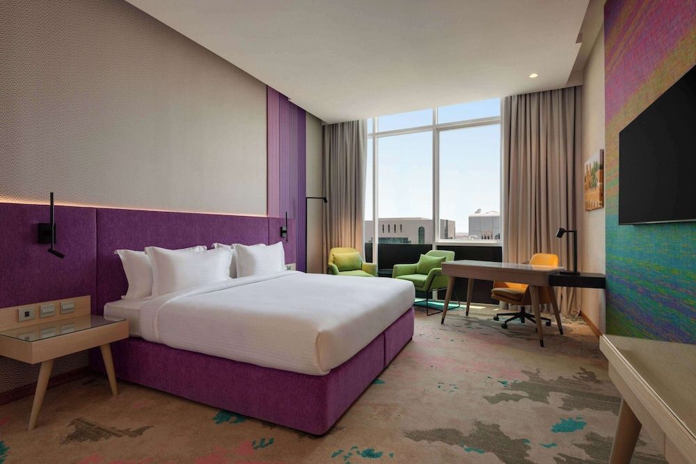 Executive Room, 1 King Bed, Smoking, City View